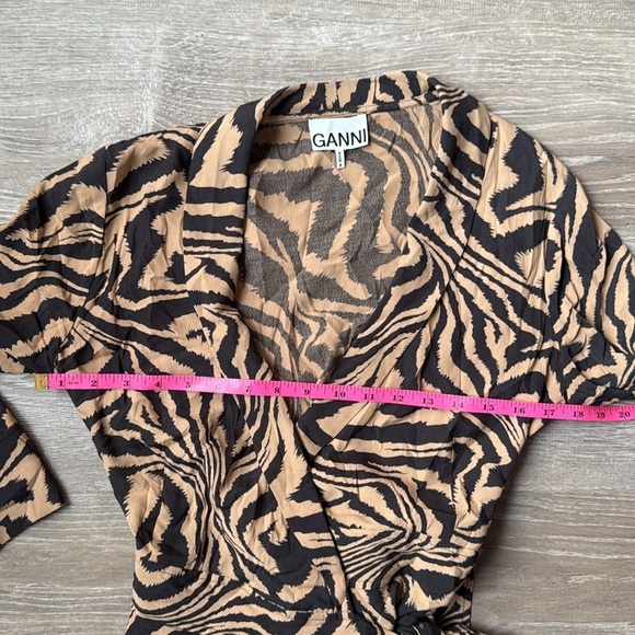 GANNI Tiger-Print Wrap Blouse Small - Picture 11 of 12